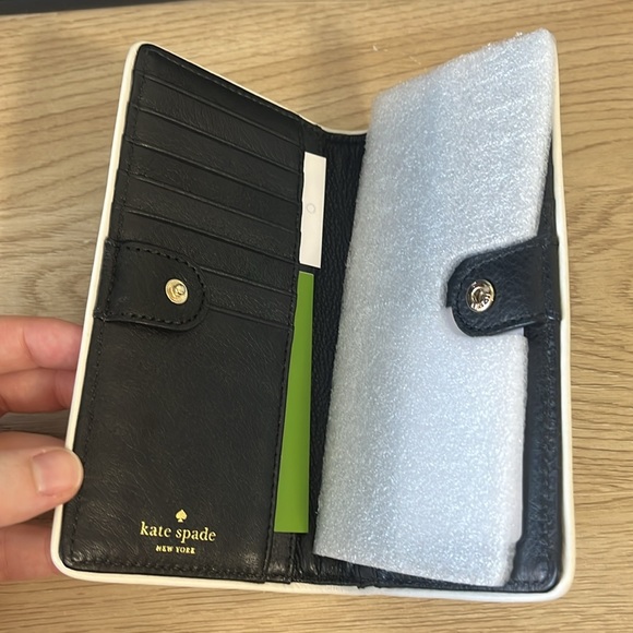 Kate Spade Wallet - Picture 3 of 7
